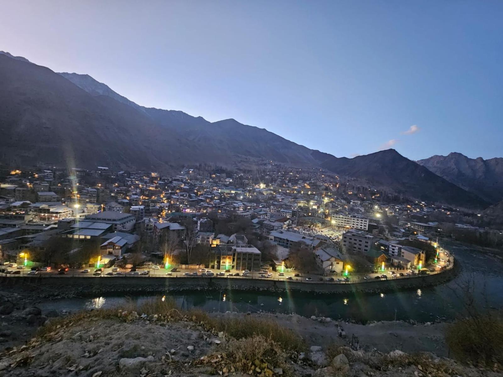 Hotel Afzal And Restaurant Kargil Eksteriør billede